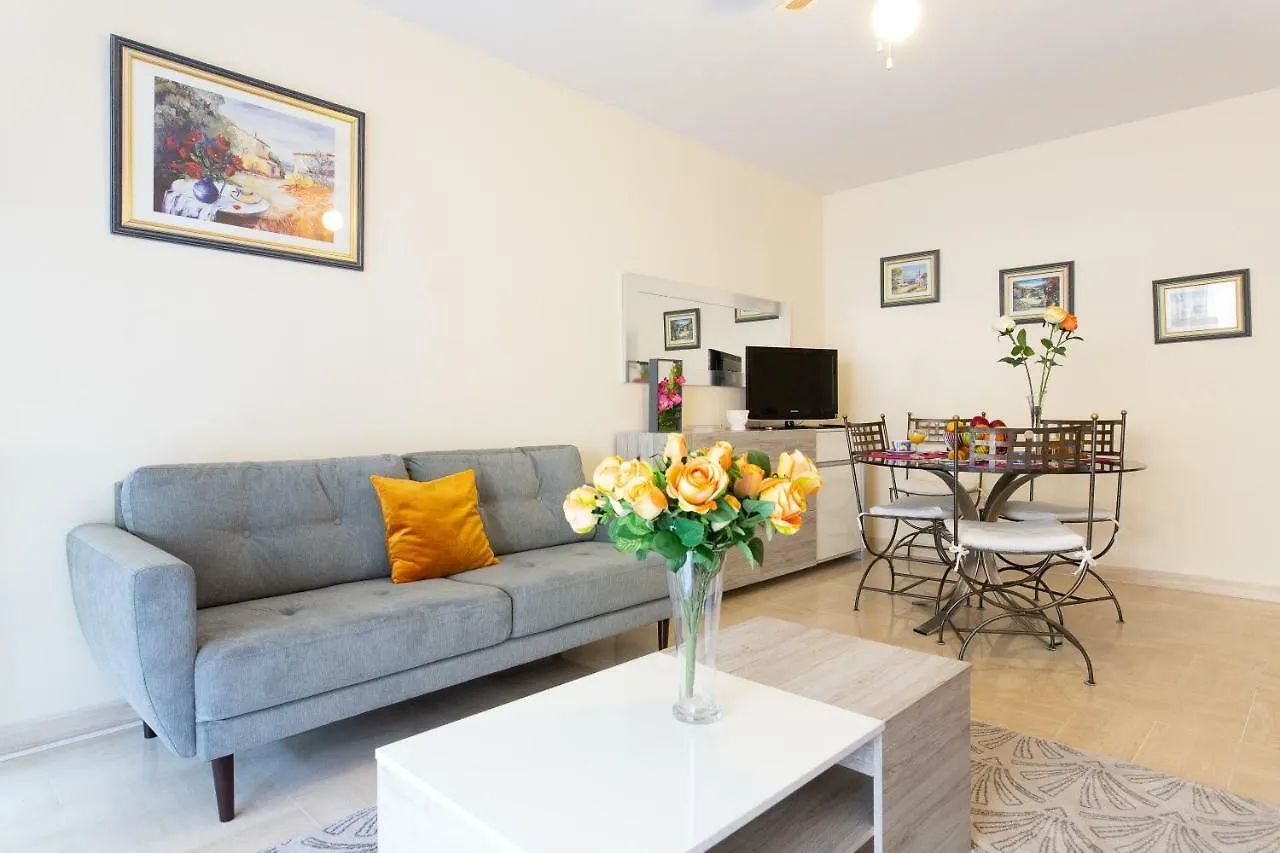 Appartement Palais Royal YourHostHelper Cannes France