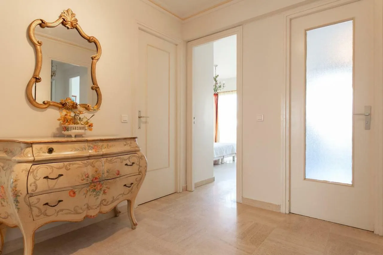 Appartement Palais Royal YourHostHelper Cannes France